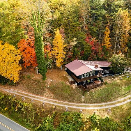 Fun Cabin With Hot Tub, Pool Table & Fire Pit - Big Blue Bryson City Exterior photo